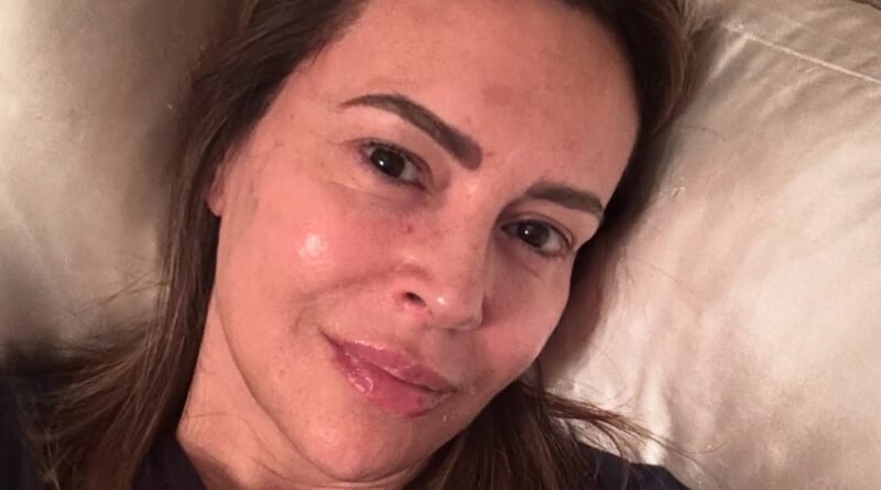 Alyssa Milano Posts Makeup-Free Selfie to Celebrate Turning 52