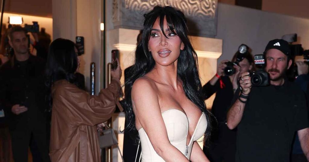 Kim Kardashian Introduces a New 'Trend' with Her High Heel-Shaped Cast