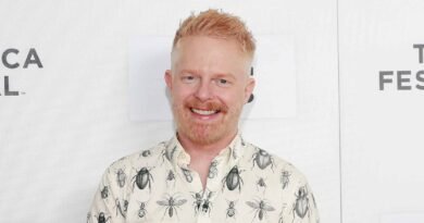 In What Ways Is Jesse Tyler Ferguson Similar to Us?