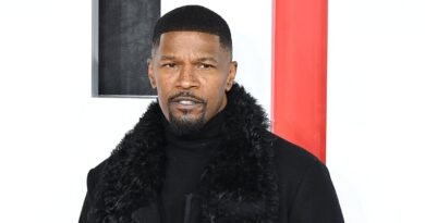 Jamie Foxx Undergoes Stitches After Glass Accident Injures His Face