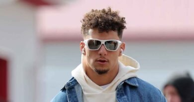 Chiefs Celebrate Patrick Mahomes' Newborn Before NFL Playoff Matchup