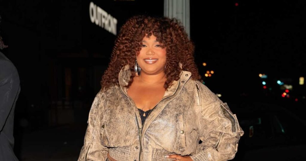 Lizzo Celebrates 2025 with Bikini Photo: 'Don’t Buy into the Nonsense'