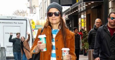 Get Katie Holmes's Cozy Coffee-Run Sneaker Style for Only $23