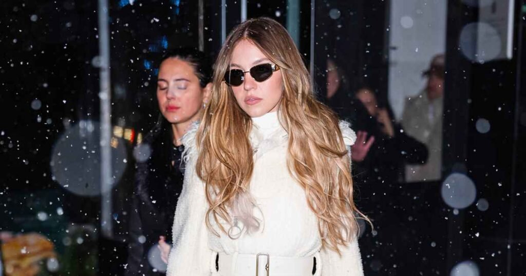 Sydney Sweeney and Jonathan Davino's Winter Style: Chic and Fun