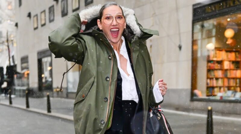 Jenna Lyons' NYC Rich Mom Coat Style Now Available on Amazon at 41% Off!