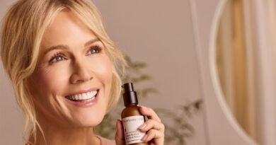 Jennie Garth’s Top Retinol Serum for Effectively Reducing Wrinkles