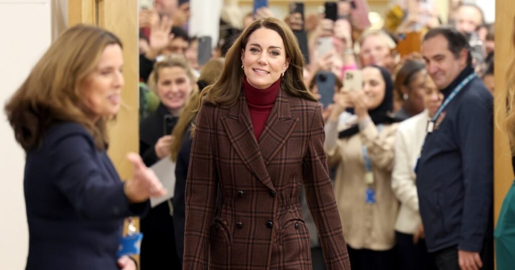 Kate Middleton's Turtleneck is Gone - Grab a $17 Similar Style Today!