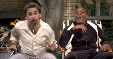 Dads Connect Through Their Diverse Parenting Approaches on 'SNL'