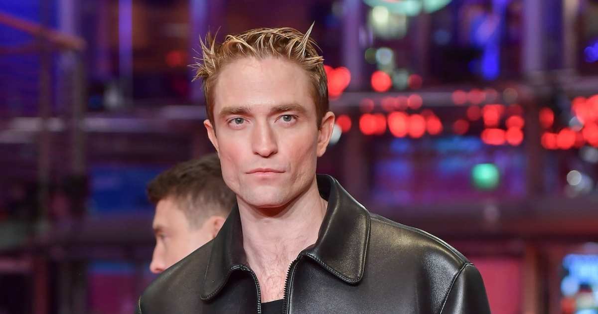 Robert Pattinson Claims to Be an ‘Expert’ at Changing His Daughter’s Diapers