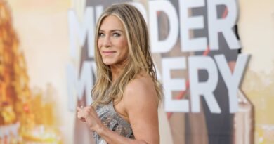 Jennifer Aniston's $28 Hair Glossing Detangler Now Available on Amazon