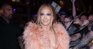 Jennifer Lopez Makes First Public Appearance Following Facial Injury