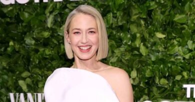 Carrie Coon Reveals She Lands 'Older' Roles Because She Avoids Botox