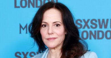 Mary-Louise Parker Spotted on the Red Carpet with Daughter Ash