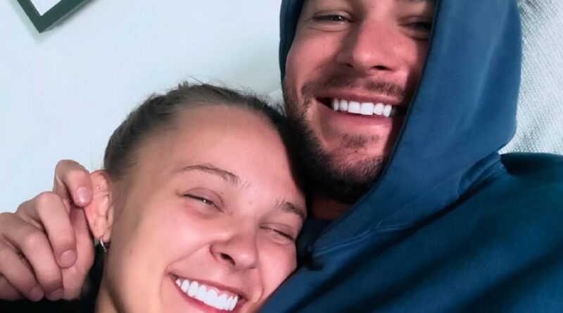 JoJo Siwa Opens Up About the Start of Her Romance with Chris Hughes