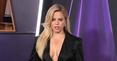 Renee Rapp Shares Her Dislike for Wearing Bras