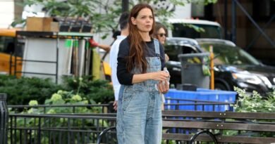 Recreate Katie Holmes' Chic Denim Overalls Look for Just $45!
