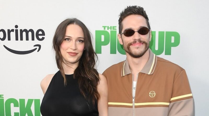 Elsie Hewitt Shows Off Baby Bump with Pete Davidson at Red Carpet Debut