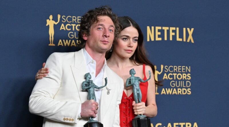 The Relationship Timeline of Jeremy Allen White and Molly Gordon from The Bear
