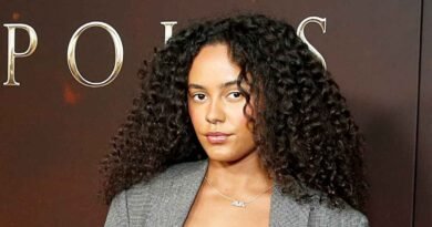 Ava Dash: Inside My Bag
