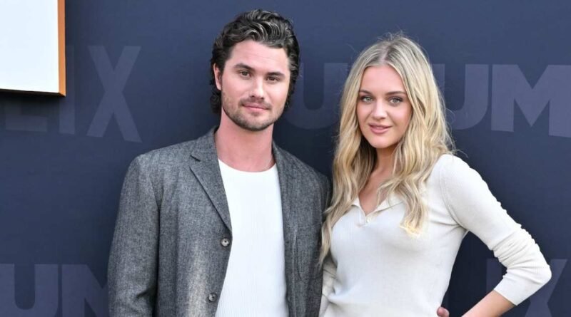 Chase Stokes Posts Heartwarming Photo of Kelsea Ballerini's Dog During Her Cancer Fight