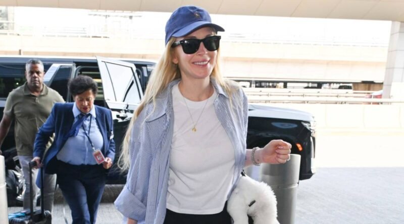 Get Lindsay Lohan’s Airport Chic Look for Only $20!