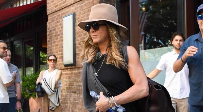 Channel Jennifer Aniston's '90s Capri Style with This $23 Knockoff