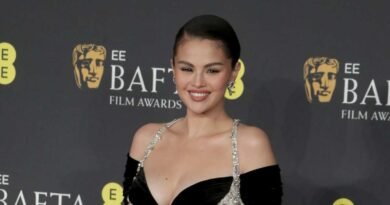 Selena Gomez Poses in Makeup-Free Lingerie While Dressed in a Nightgown