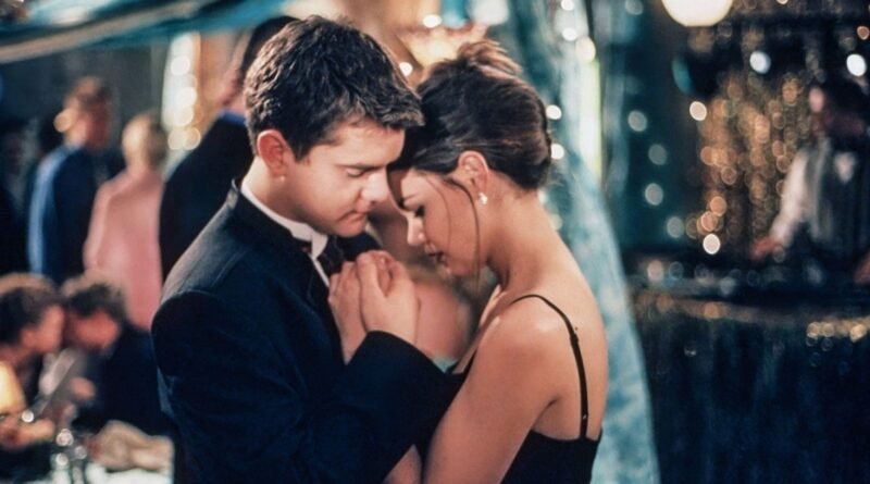 9 Exclusive Behind-the-Scenes Insights from 'Dawson's Creek' and More