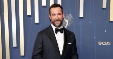 Noah Wyle Dons Bespoke Tuxedo by Scrubs Brand at the 2025 Emmys