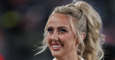 Brittany Mahomes Relates to Fans with Hair Moment at Kansas City Chiefs Game