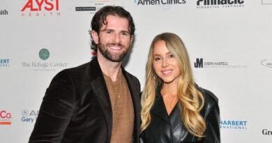 Bachelorette's Jed Wyatt and Ellen Decker Celebrate the Arrival of Their First Child