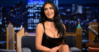 Discover Kim Kardashian’s Favorite $11 Lip Liner Stain on Amazon!