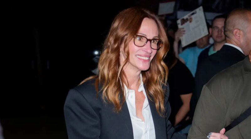 Get Julia Roberts’ Fall Blazer Style for Just $50!