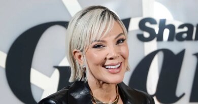Kris Jenner Ditches Blonde for a Chic Black Pixie Cut