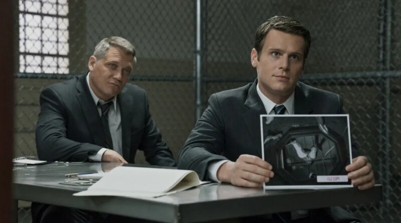 Explaining the Mindhunter Reference in the Finale of Monster: The Ed Gein Story