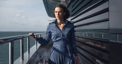 3 Upcoming Netflix Movies I'm Excited to Watch in October 2025: 'The Woman in Cabin 10' and More!