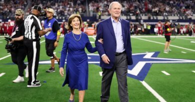 President Bush Attends Cowboys Game Ahead of Dick Cheney's Passing
