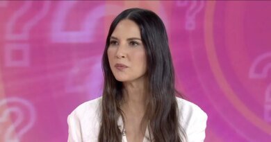 Olivia Munn Reveals She Projected Vomit After Eating Sushi in a Bath