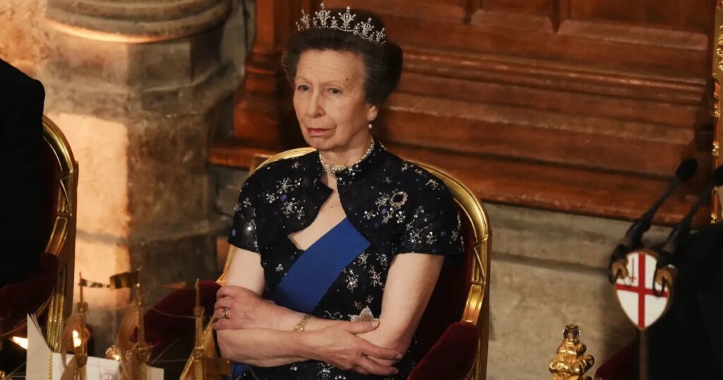 Princess Anne Dazzles in Her Beloved Diamond Festoon Tiara at State Banquet