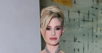 Kelly Osbourne Responds to Weight Criticism: 'My Father Just Passed Away'