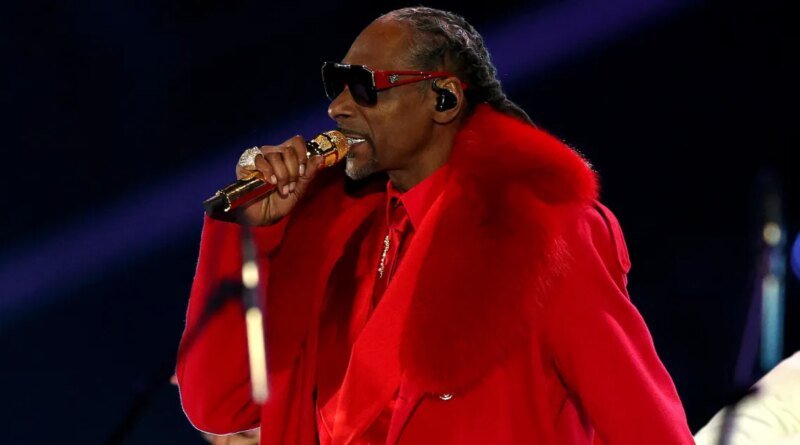 Snoop Dogg Heads Up Festive NFL Christmas Halftime Show with Lainey Wilson and Others
