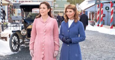 Lori Loughlin to Rejoin When Calls the Heart Seven Years After Departure