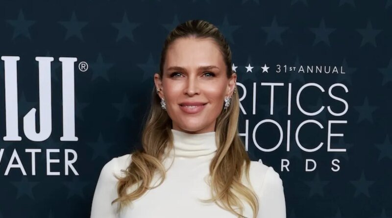 Sara Foster Shrugs Off Spanx Slip at the 2026 Critics Choice Awards