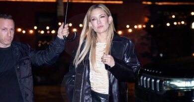 Kate Hudson’s Stylish Leather Trench Channels ’90s Supermodel Vibes
