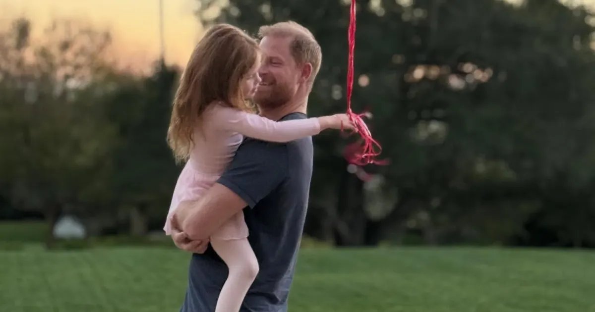 Prince Harry Snuggles with Daughter Lili in Adorable Valentine’s Day 2026 Photo