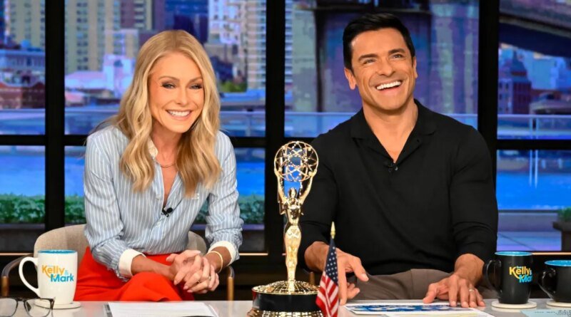 Kelly Ripa Teases Her Retirement Plans for Live With Mark Consuelos