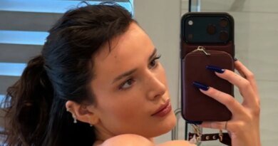 Bella Thorne Poses Braless, Flaunting Her Sideboob