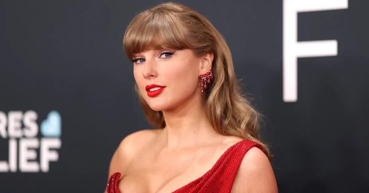 Taylor Swift's Kendra Scott Necklace Is Now on Sale on Amazon!