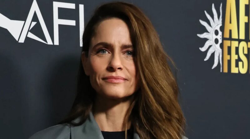 How Amanda Peet's Children Responded to Her Breast Cancer Diagnosis