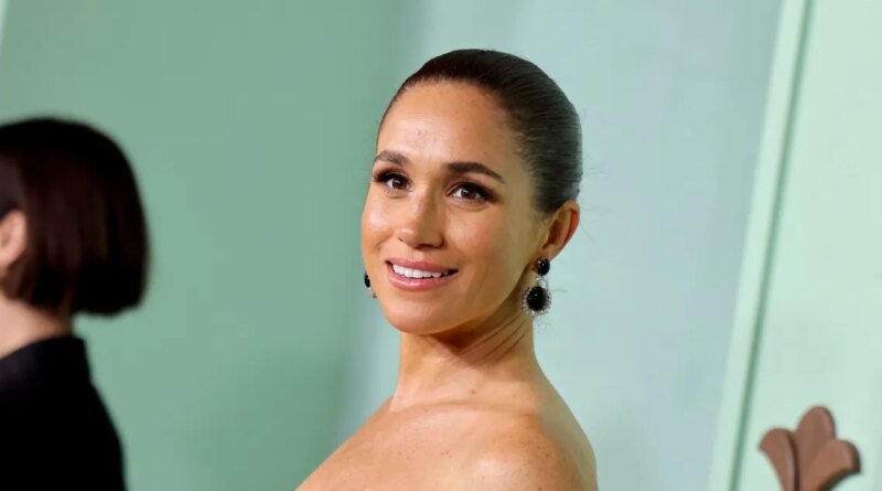 Meghan Markle's Burgundy Slip Dress: The Perfect Choice for Hosts